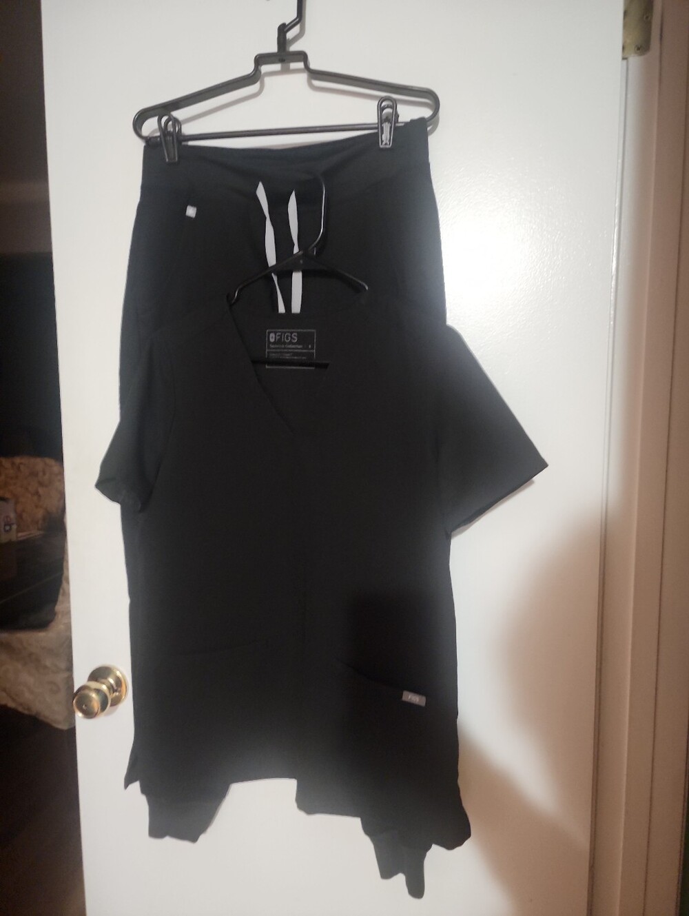 FIGS Women's Black Scrub Set